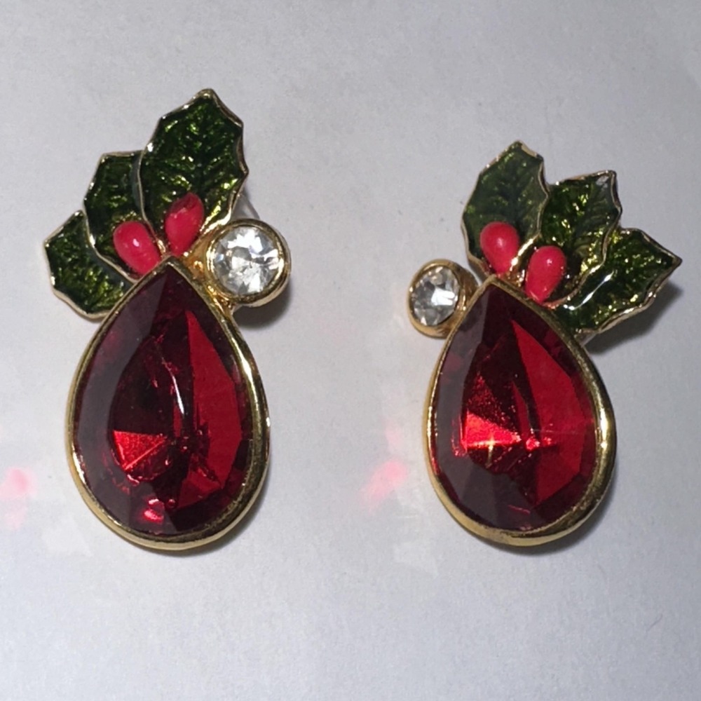 VTG Avon Red Teardrop Holly Earrings Gold Tone Green Enamel Rhinestone Holiday